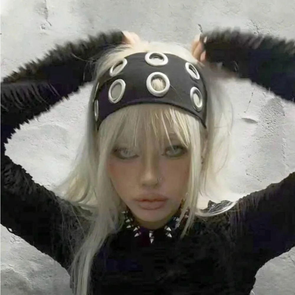 Black Grommet Headband - Picture 3 of 9